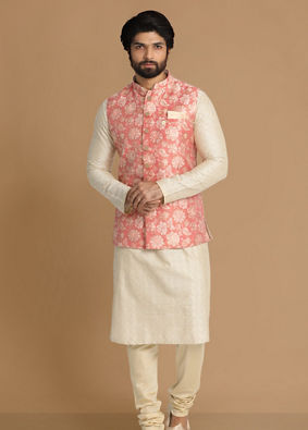 alt message - Manyavar Men Elegant Gajaree Jacket image number 1